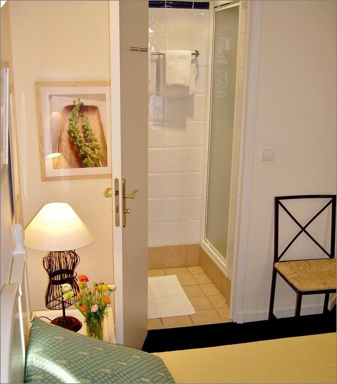 Hotel Riviera Beaulieu-sur-Mer Rum bild